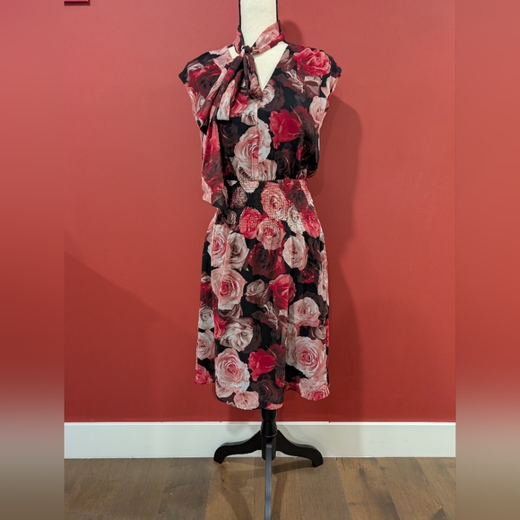 Floral Sleeveless Dress - Red and Pink - Picture 1 of 7